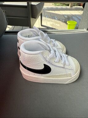 Nike Toddler/Baby Blazer Mid '77 toddler shoes White/Black High tops 3C NEW